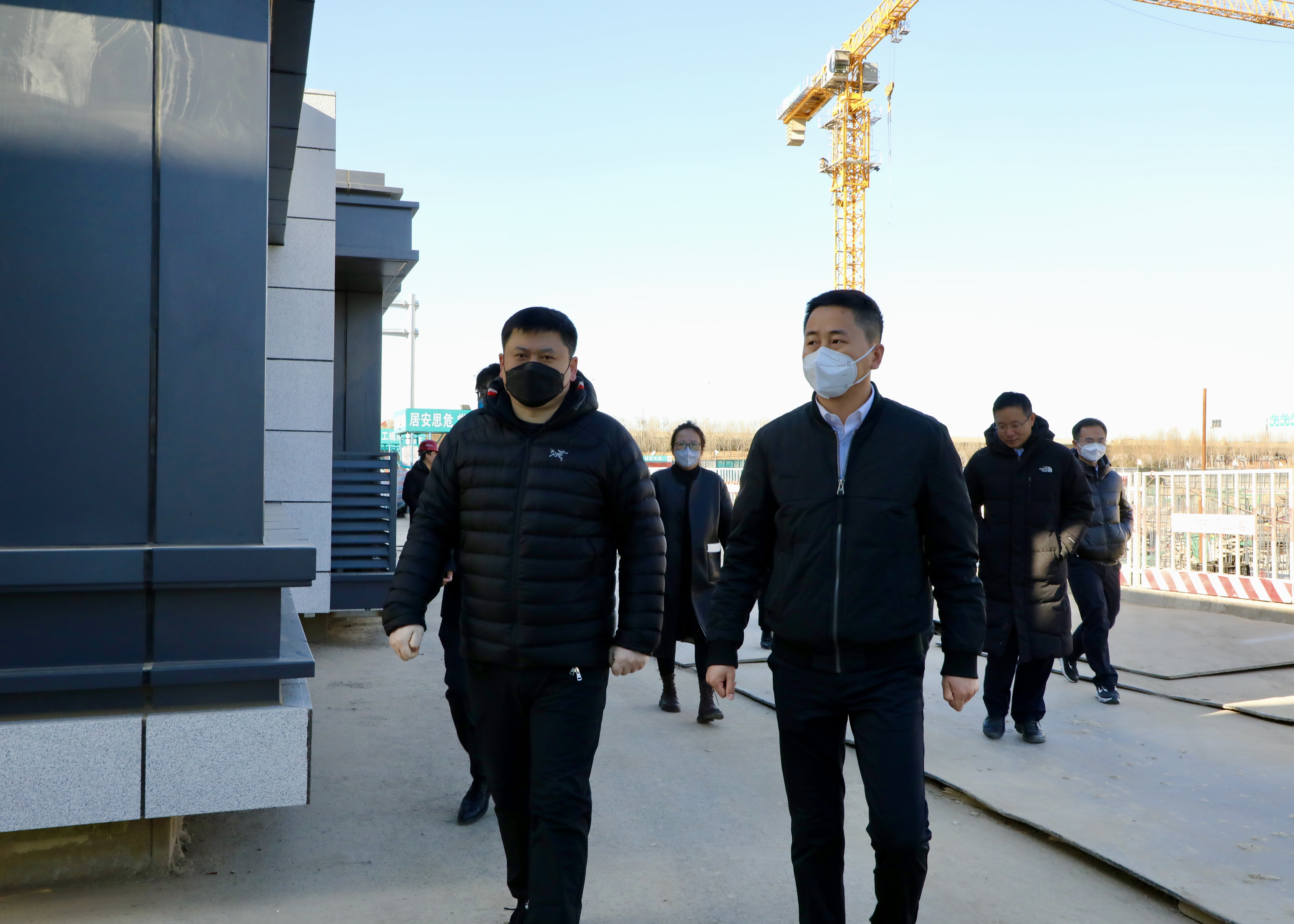 領導帶班檢查.jpg